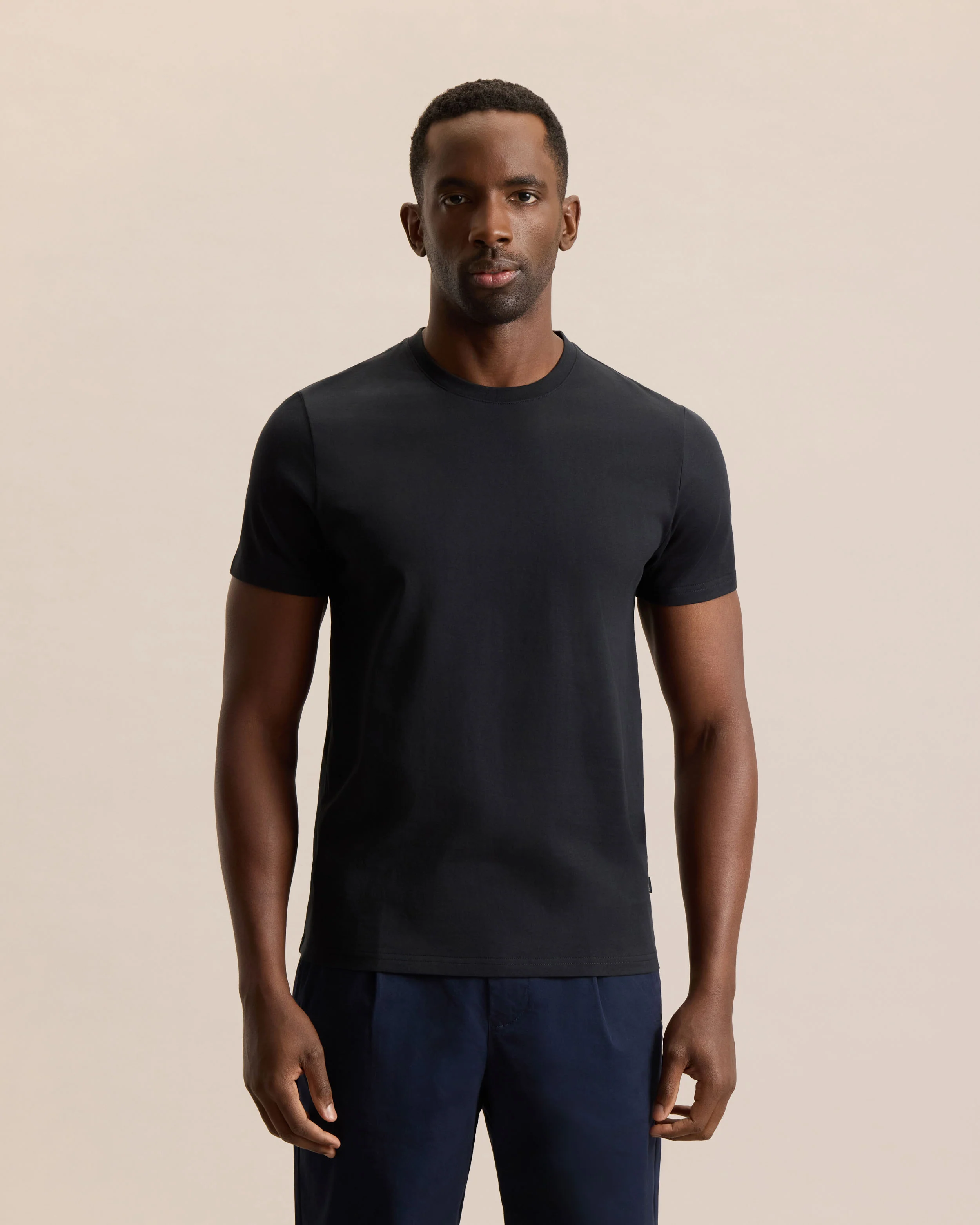 ESSENTIAL SLIM TEE